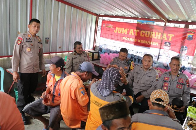 
 Juru Parkir Curhat, Perempatan Kawedusan Kebumen Agar Dipasang Traffic Light