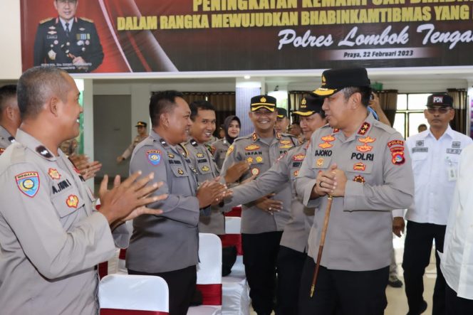 
 Kapolres Loteng Terima Kunker Kapolda Dalam Rangka Wujudkan Bhabinkamtibmas Yang Berkompeten dan Profesional