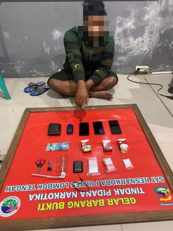 
 Tim Cobra Sat Resnarkoba Polres Loteng Tangkap Residivis Pengedar Sabu-sabu di Praya