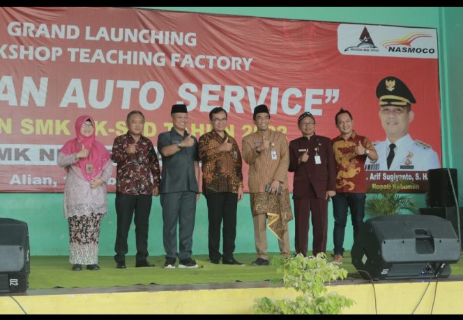 
 Bupati Kebumen resmikan Workshop Taeching Factory Andalan Auto Service di SMP N 1 Alian
