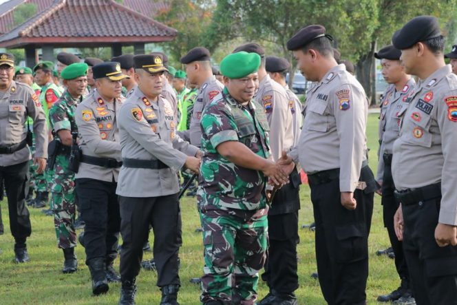 
 Jelang Tahun Politik, Polres Kebumen dan Kodim 0709 Kebumen Gelar Apel Sinergitas