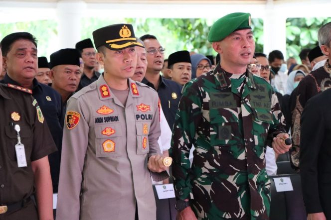 
 Kapolres Muara Enim Hadiri Pelantikan Sekda Ir. Yulius