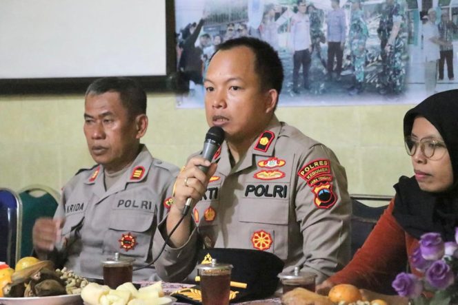 
 Jumat Curhat Polres Kebumen, Warga Khawatir dengan Kenakalan Remaja