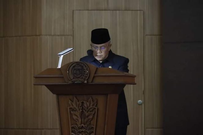 
 Wakil walikota lubuklinggau sampaikan Jawaban atas pandangan umum fraksi-fraksi DPRD