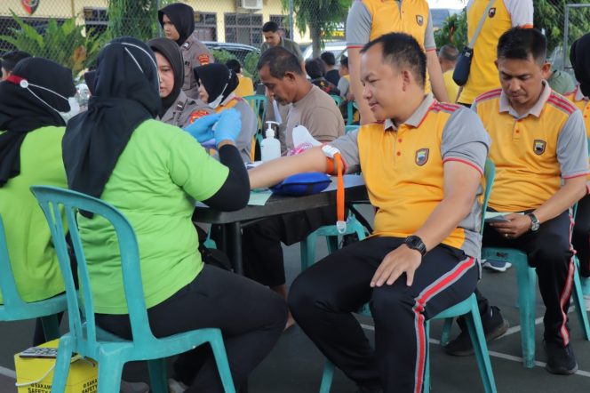 
 Personel Polres Kebumen Mengikuti Pemeriksaan Kesehatan dari Biddokkes Polda Jateng