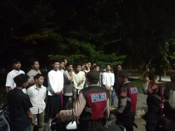 
 Lindungi Masyarakat dari Tindak Kejahatan, Sat Samapta Polres Sumbawa Barat Lakukan Patroli