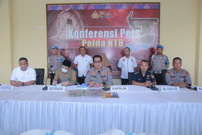 
 Polda NTB Berhasil Ungkap Kasus Tindak Pidana Perdagangan Pakaian Import Bekas