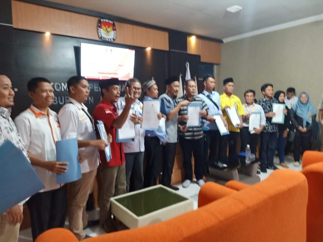 
 Sekretaris DPC Parai Gerindra Hadiri Rapat Pleno KPU Lampung Utara