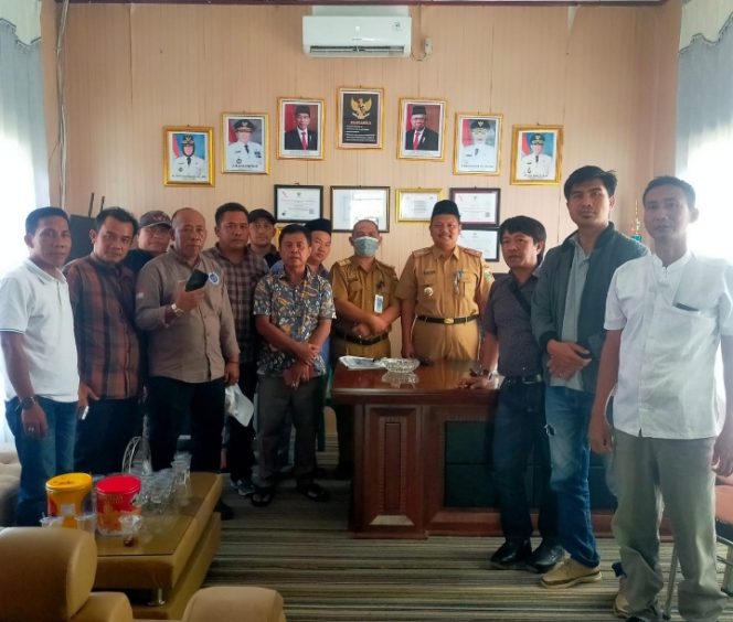 
 Pertanyakan Anggaran ADV, Dinas Kominfo Tanggamus Diseruduk Para Jurnalis