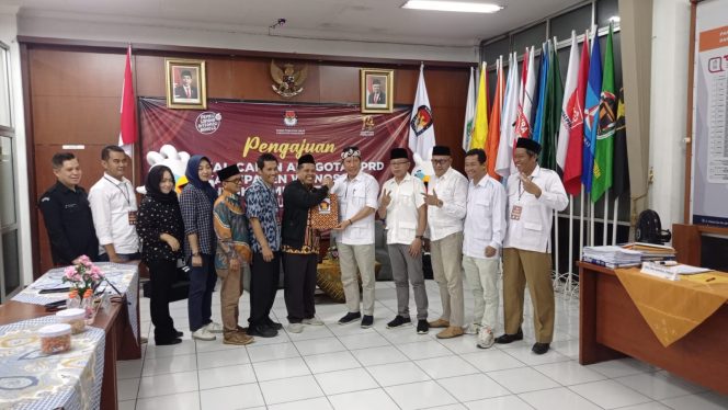 
 Partai GERINDRA Kabupaten Wonosobo mendaftar ke KPUD Kabupaten Wonosobo dengan sederhana