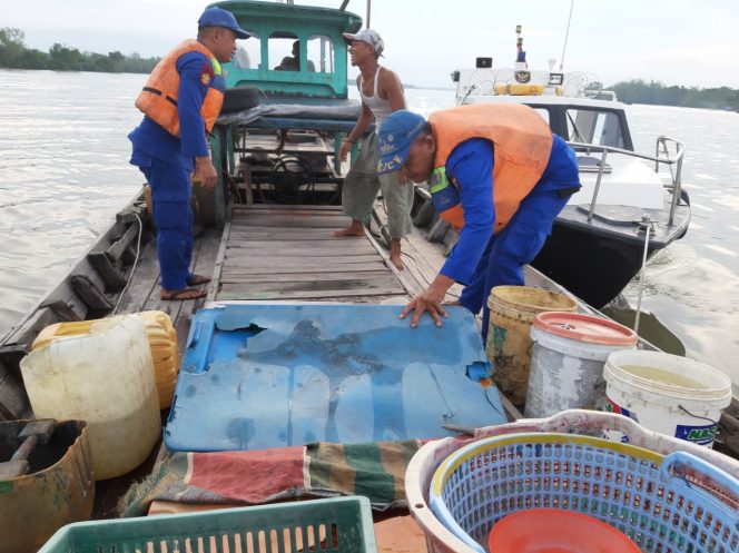 
 Polres Tanjung Balai Berhasil Kejar dan Periksa Kapal Tanpa Nama Masuk ke Perairan Tanjung Balai
