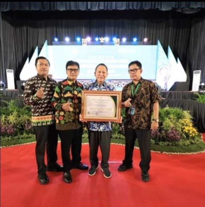 
 Penjabat Bupati Tulang Bawang Dapat Penghargaan Dari Kemendes PDTT RI