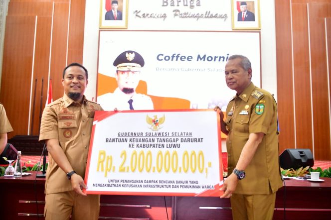 
 Bupati Luwu Terima Bantuan Keuangan Tanggap Darurat Rp.2 M Dari Gubernur Sulsel