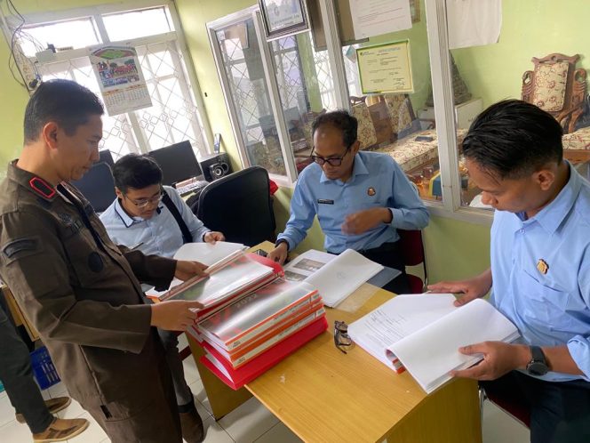 
 Kajari Wonosobo Memberikan Bantuan Hukum Pengelolaan Dana Transfer Desa Tahap I di Desa Igirmranak Kecamatan Kejajar