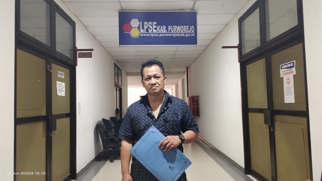 
 Pertanyakan Proses Tahapan Lelang di Purworejo, Sumakmun Ketua DPW LP2KP datangi BARJAS
