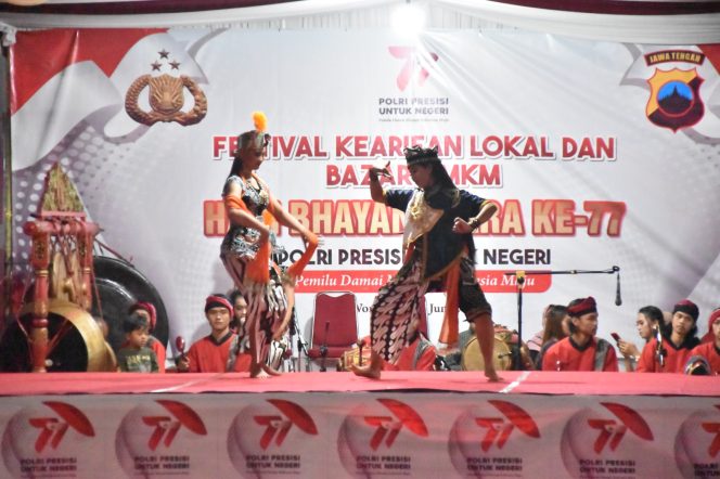
 Meriah, Polres Wonosobo Gelar Festival Kearifan Lokal dan Bazar UMKM Di Halaman Mapolres