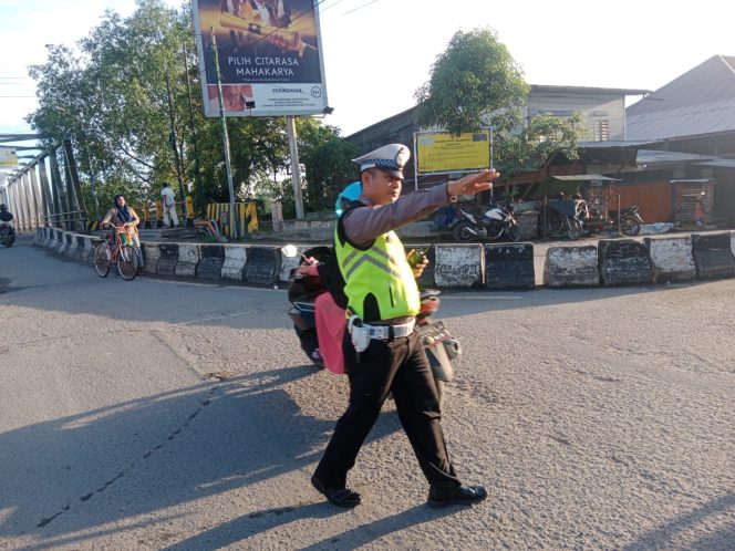 
 Sat Lantas Polres Tanjung Balai Gelar Pengaturan Arus Lalulintas Pada Padat Pagi Dalam Rangka Ops Patuh Toba 2023