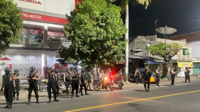 
 Jaga Kondusifitas Pada Akhir Pekan, Polres Tegal Kota Gelar Patroli Dinihari