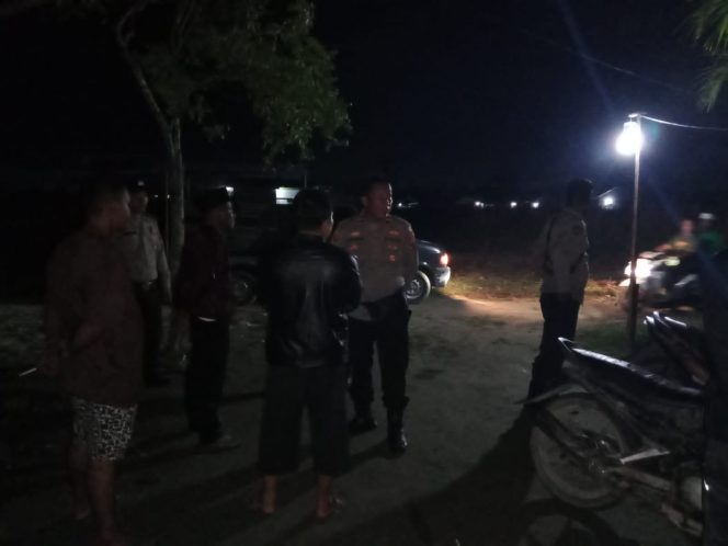 
 Cegah Tindak Kejahatan, Polsek Sei Tualang Raso Polres Tanjung Balai Patroli Blue Light Pada Pagi Dini Hari