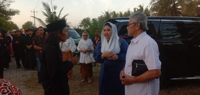 
 KGPHPA Tejowulan beserta Kanjeng Ratu Hemas Dan BRA Putri Wulansari Dewi Hadiri Kali Ratu Bersholawat Dan Kirab Budaya di Kali Ratu Kebumen
