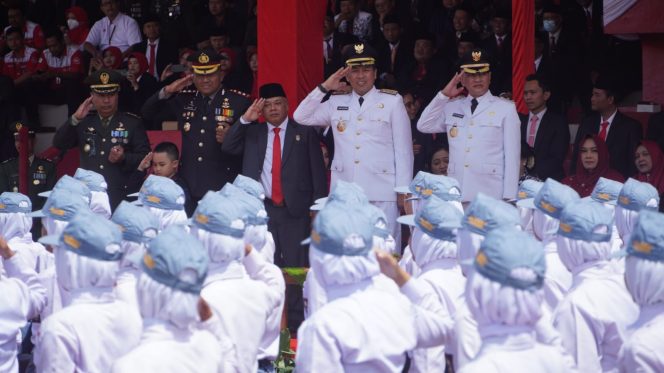 
 Kapolres Bersama Forkopimda Dengan Hikmat Hadiri Upacara Bendera HUT RI Ke-78 Tahun 2023