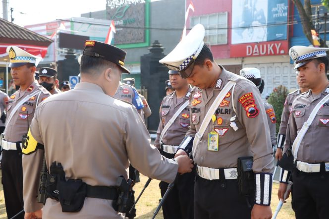 
 Cek Kelengkapan Anggota, Kapolres Wonosobo; Disiplin Adalah Bentuk Rasa Syukur