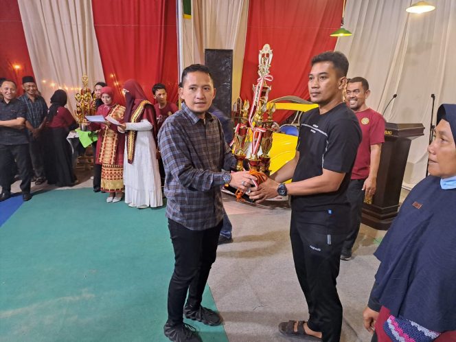 
 Wakil Bupati Lampura, Ardian Saputra menghadiri HUT Kemerdekaan RI, Desa Negara Tulang Bawang, Bunga Mayang