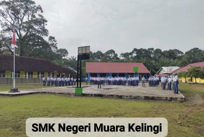 
 Diduga Adanya Penyimpangan Anggaran Dana BOS,Oknum Kepala SMK Negeri Muara Kelingi Susah Di Temui