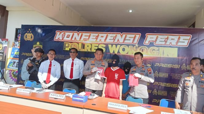 
 Guru SMP Swasta di Wonogiri Mengaku Sudah 4 Kali Asik Genjot Siswinya Di Ruang Laboratorium