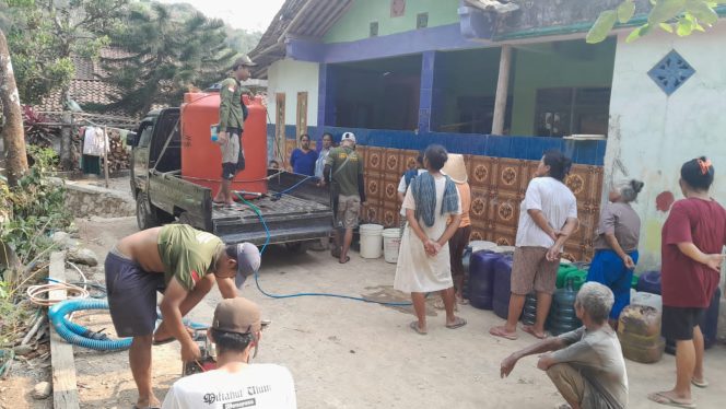
 Karang Taruna Giri Indah Desa Selogiri Kecamatan Karanggayam Kebumen Gelar Bakti Sosial