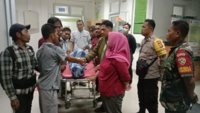 
 Polsek Bayan Evakuasi Korban Di Taman Nasional Gunung Rinjani