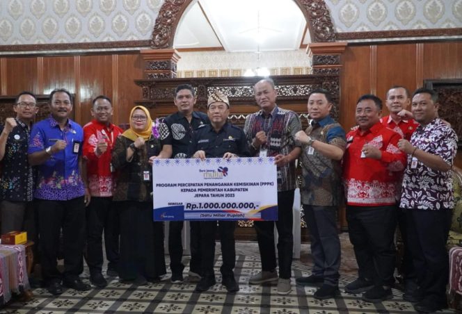 
 Tangani Kemiskinan, Pemkab Terima CSR 1 Miliar dari Bank Jateng