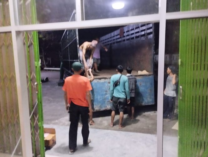 
 Satgas Deteksi OMB Rinjani Polres Loteng Laksanakan Pengamanan Kedatangan Logistik Pemilu