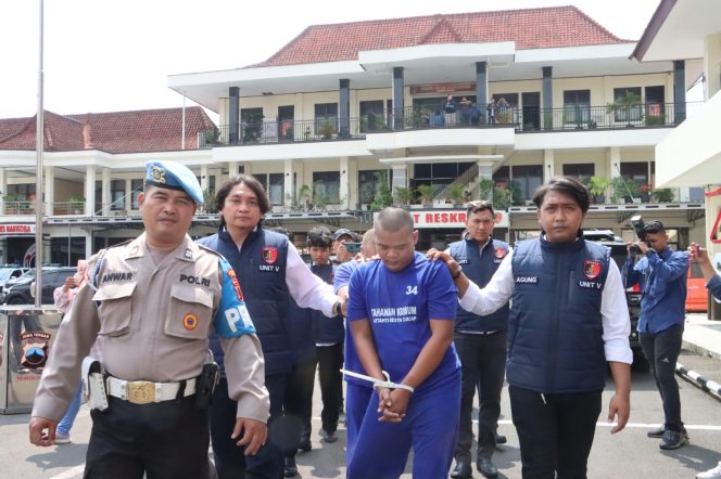 
 Polresta Cilacap Tangkap Residivist Pencuri dan Penadah Curanmor, Amankan 20 unit Motor
