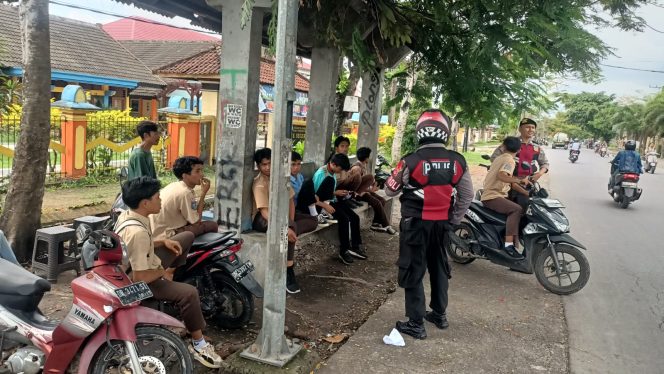 
 Patroli Rutin Sat Samapta Polres Loteng Antisipasi Tawuran Antar Pelajar
