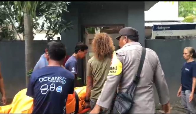 
 WNA Ditemukan Meninggal Dunia Di Depan Hotel