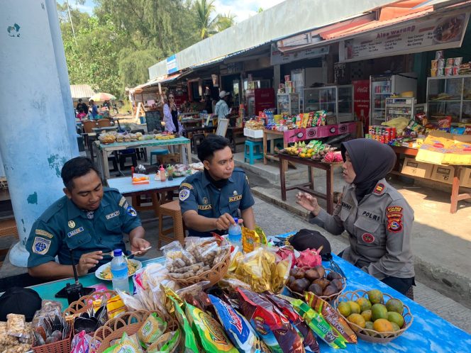 
 Lewat Patroli Dialogis Kasat Polair Polres Lombok Utara Pinta Masyarakat Pesisir Dukung Pemilu Damai 2024