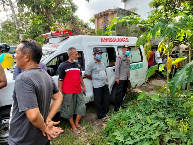 
 Polsek Praya Olah TKP Penemuan Mayat Di Kelurahan Tiwugalih
