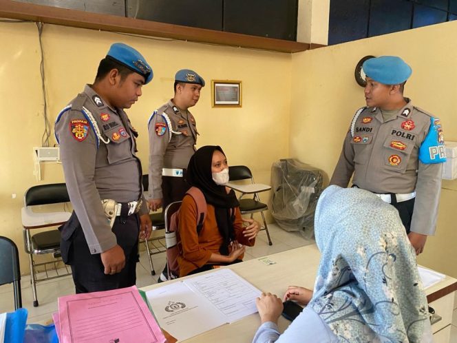 
 Anggota Polres Lombok Utara tidak disiplin dalam Jam Kerja, Ini Resikonya