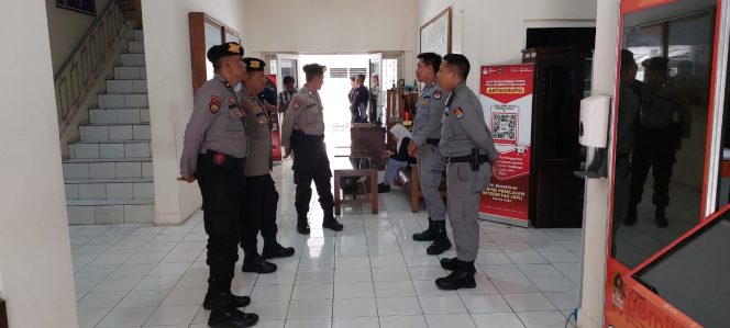 
 Subsatgas PAM Tempat Kampanye dan Tim Ranpam VIP OMB Polda NTB Laksanakan Apel Kesiapan dan Patroli Dialogis