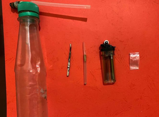 
 Asyik Konsumsi Narkotika di Rumah, Warga Menggala Selatan Ditangkap Polres Tulang Bawang