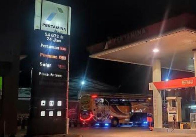
 Tak Terendus Hukum Sama Sekali SPBU 54.672.11 Mayangan Kota Probolinggo Bebaskan Aksi Tengkulak Nakal, Begini Aksinya