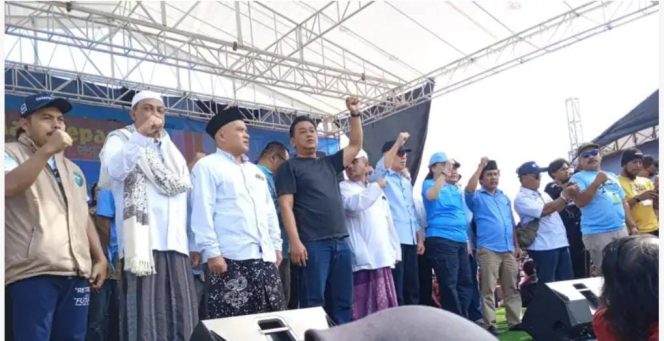 
 Musyarifah Warga Kedungcino Meraih Hadiah Utama 1 Unit Rumah di Acara Senam Sehat Prabowo Gibran
