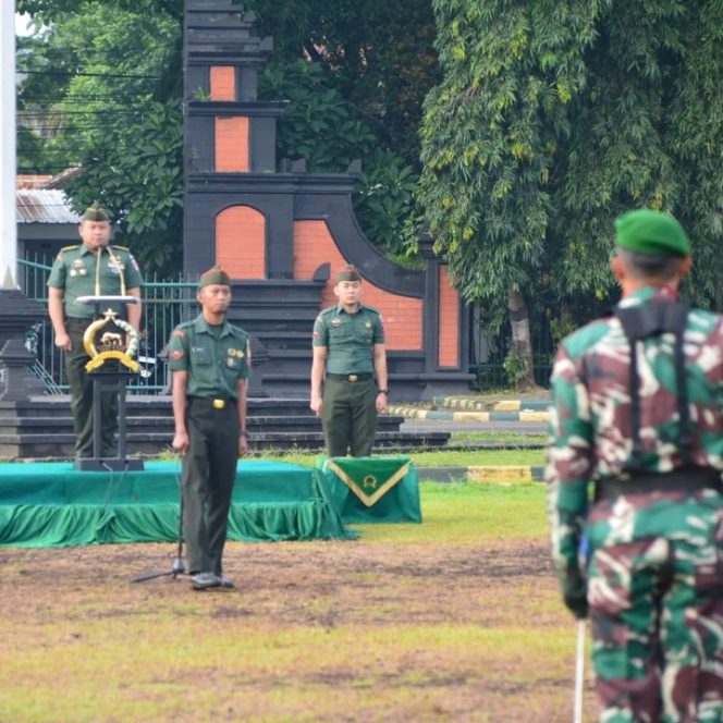 
 Korem 083/Baladhika Jaya Gelar Upacara Bendera, Begini Pesan Inspektur Upacara