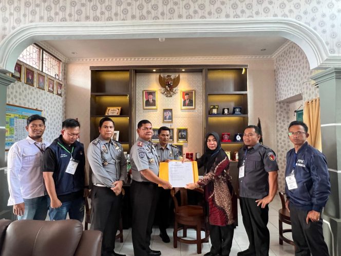 
 Lapas Lubuklinggau Laksanakan Penyerahan Formulir DPT oleh KPU Kota Lubuklinggau