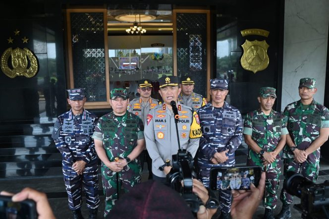 
 Pangdam Brawijaya Hadiri Apel Bulan Bakti TNI-Polri di Mapolda Jatim