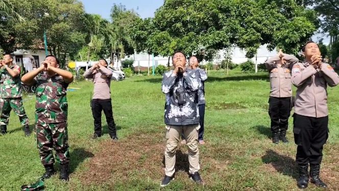 
 Jaga Stamina, Polres Pasuruan Kota Ajak PPK Olah Raga Ringan Sebelum Bertugas