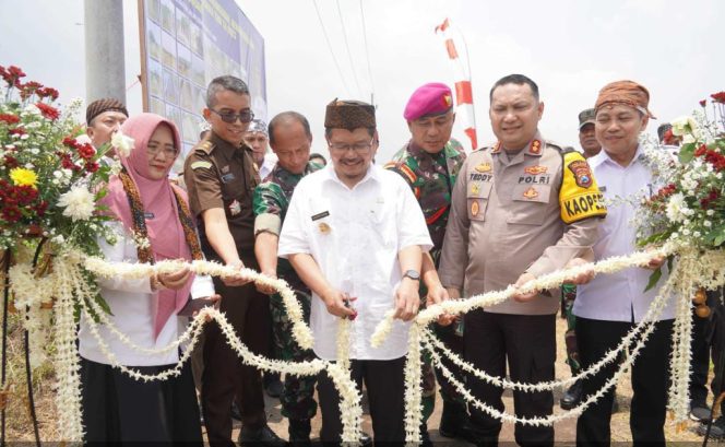 
 Resmikan Pekerjaan Rekonstruksi Pembangunan Jalan Kabupaten, Pj. Bupati Andriyanto Tekankan Pentingnya Pembangunan Berdampak