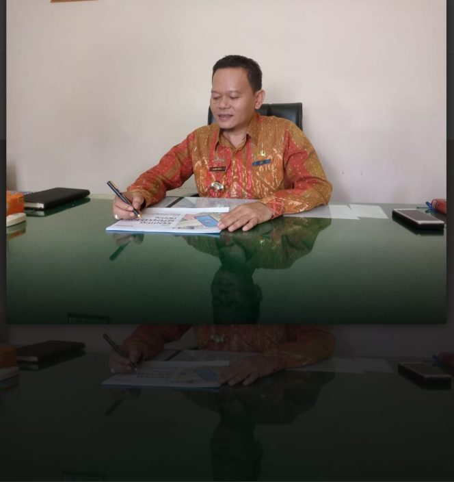 
 Ramainya Pemula Pembuatan Kartu Tanda Penduduk (KTP) Di Disdukcapil Lampura