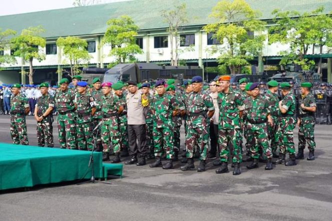 
 Kodam V/Brawijaya Laksanakan Apel Gelar Pasukan Persiapan Pemilu 2024